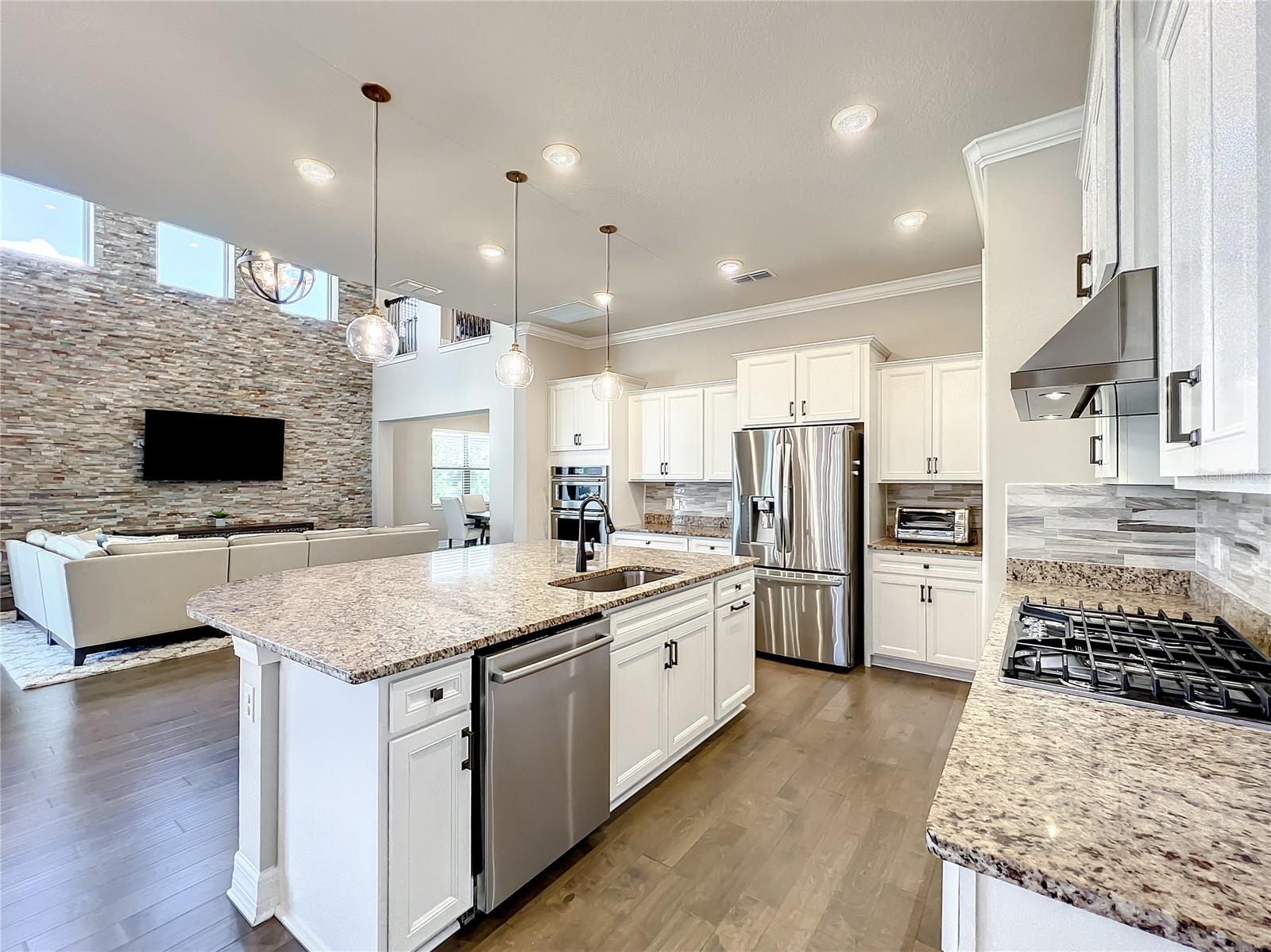 LAKE EMMA SOUND - Residential