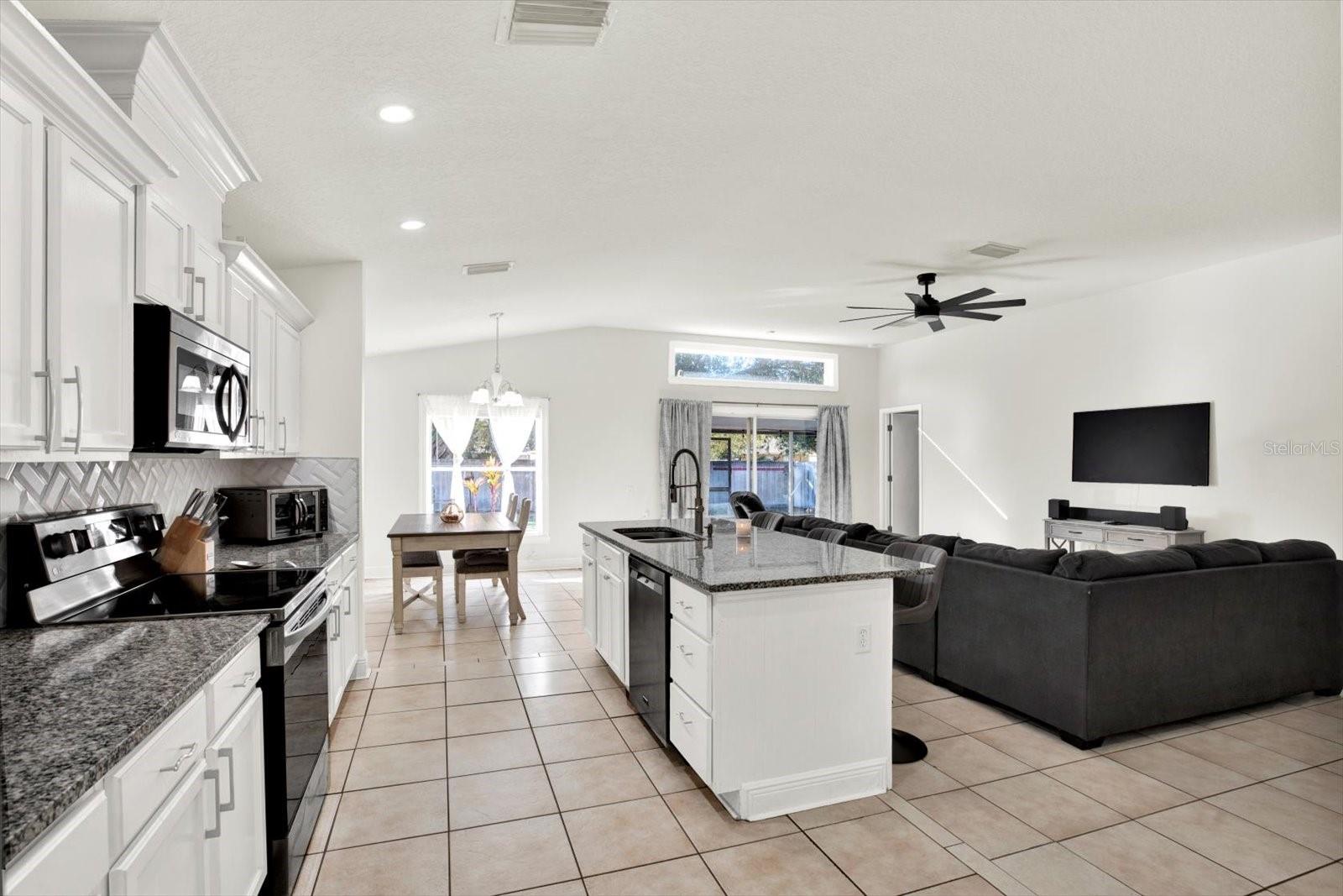 SOUTH POINTE PH 6 - Residential Lease