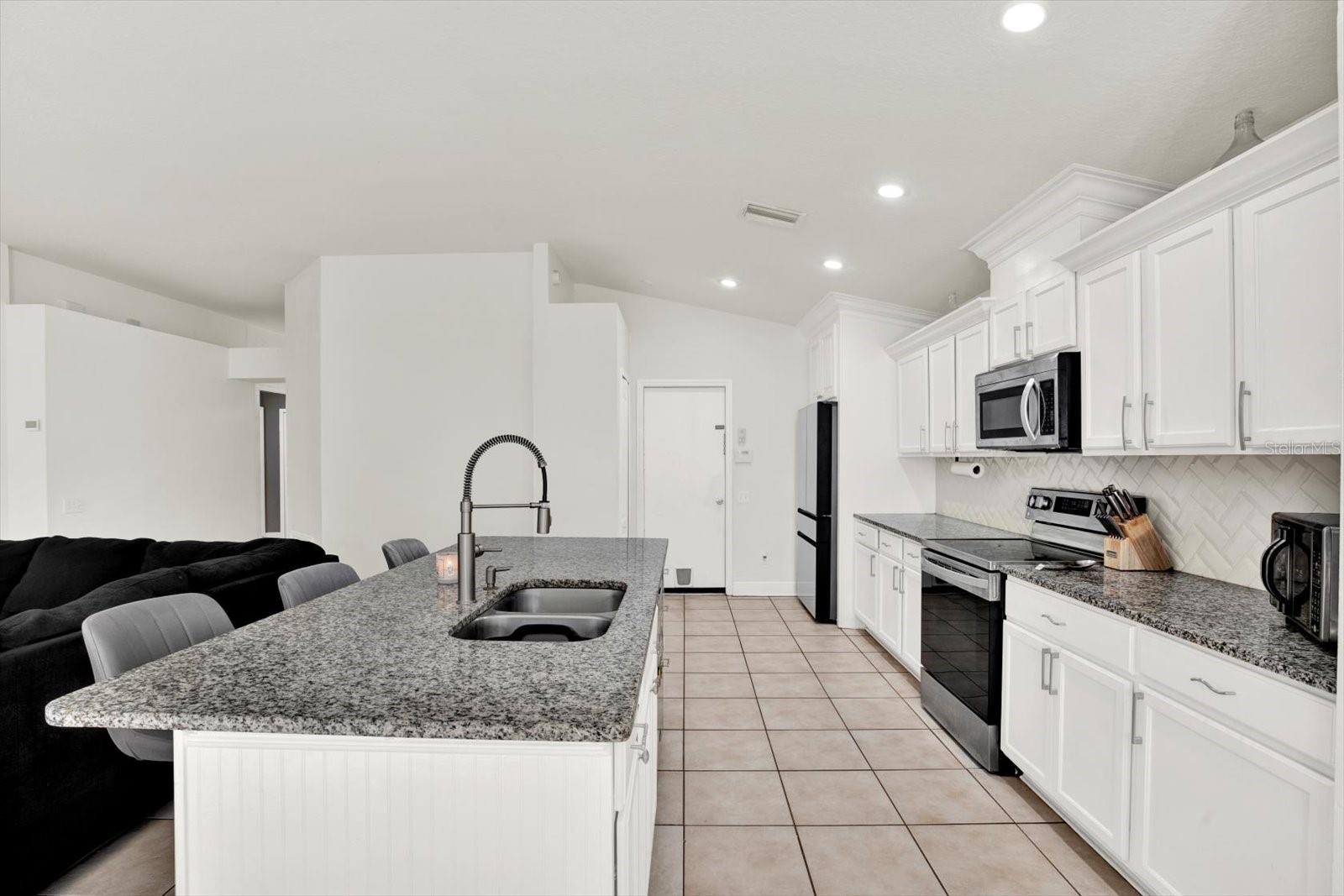 SOUTH POINTE PH 6 - Residential Lease