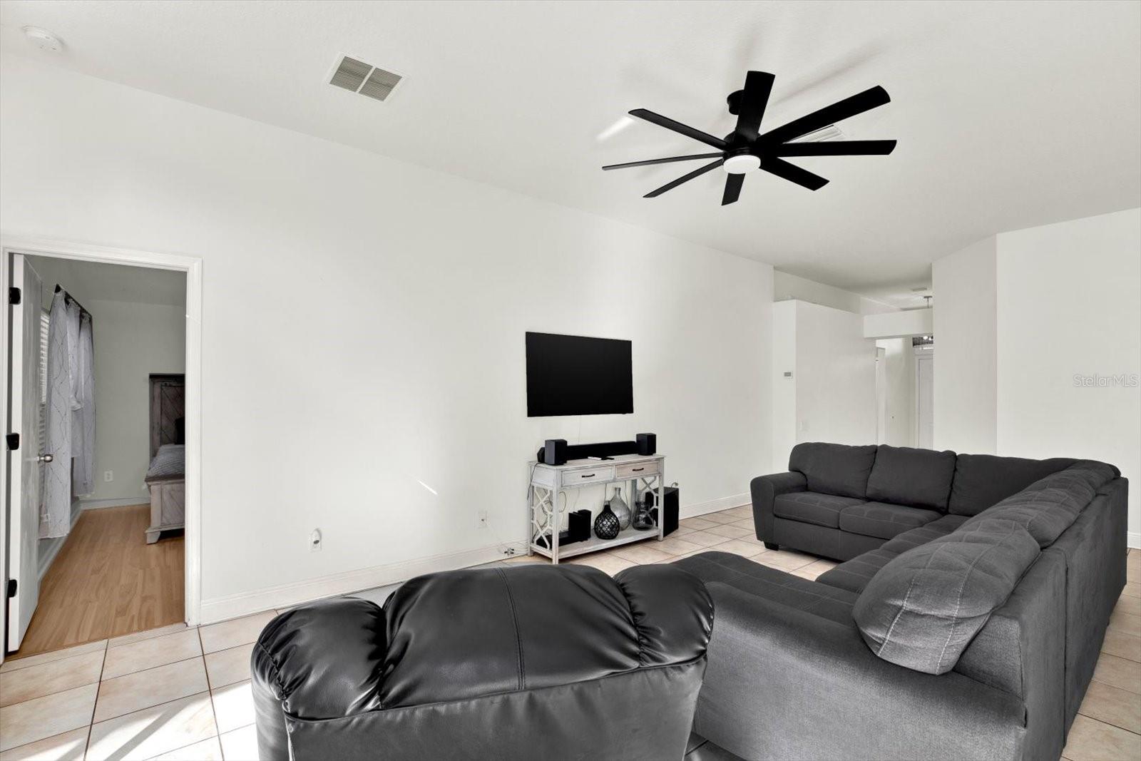 SOUTH POINTE PH 6 - Residential Lease