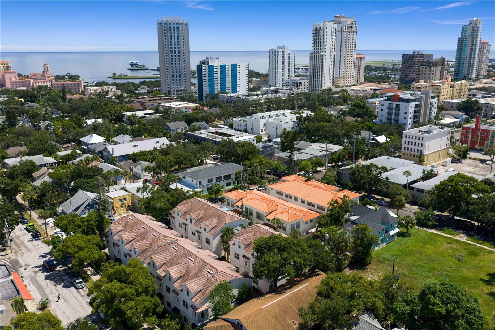 DEL CENTRO CONDO - Residential