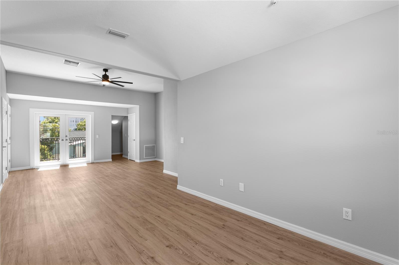 DEL CENTRO CONDO - Residential