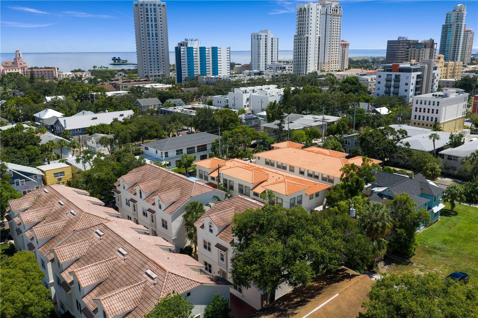 DEL CENTRO CONDO - Residential