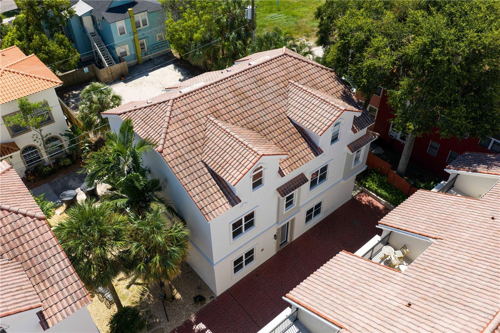 DEL CENTRO CONDO - Residential