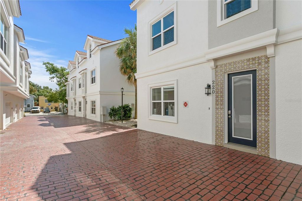 Photo of 220 7th Avenue N #220, St Petersburg, FL 33701 (MLS # TB8442284)