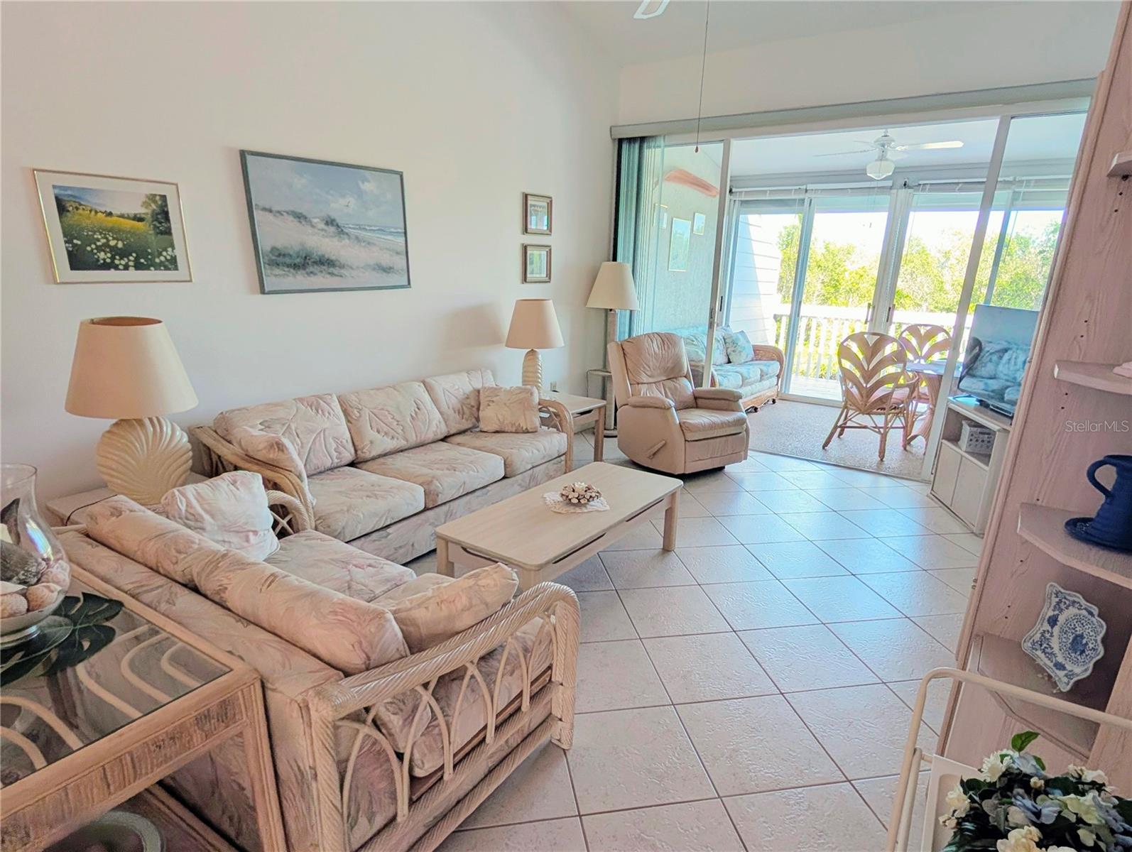 967 WATERSIDE LANE 1