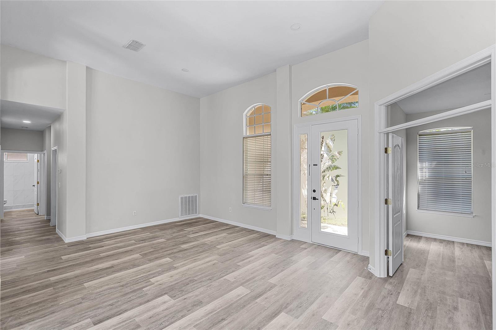 14136 MAGNOLIA GLEN CIRCLE
