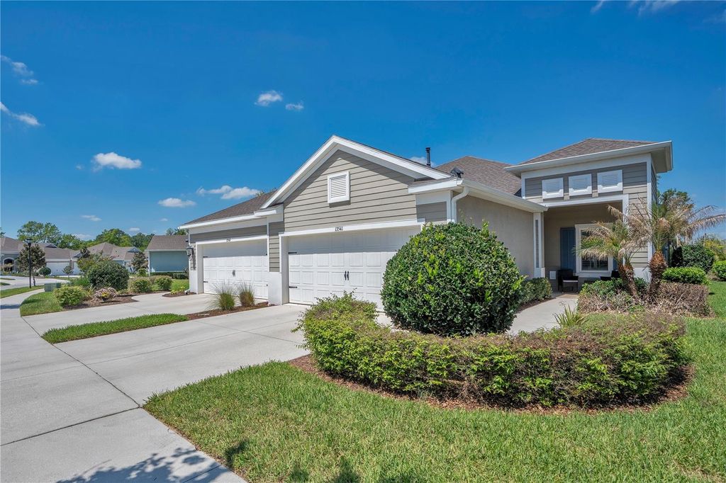 Photo of 13541 Circa Crossing Drive, Lithia, FL 33547 (MLS # R4910946)
