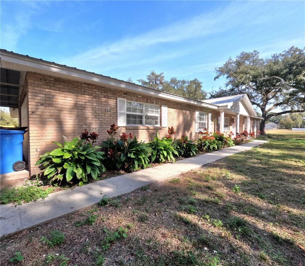 Photo of 4902 Thonotosassa Road, Plant City, FL 33565 (MLS # TB8462626)