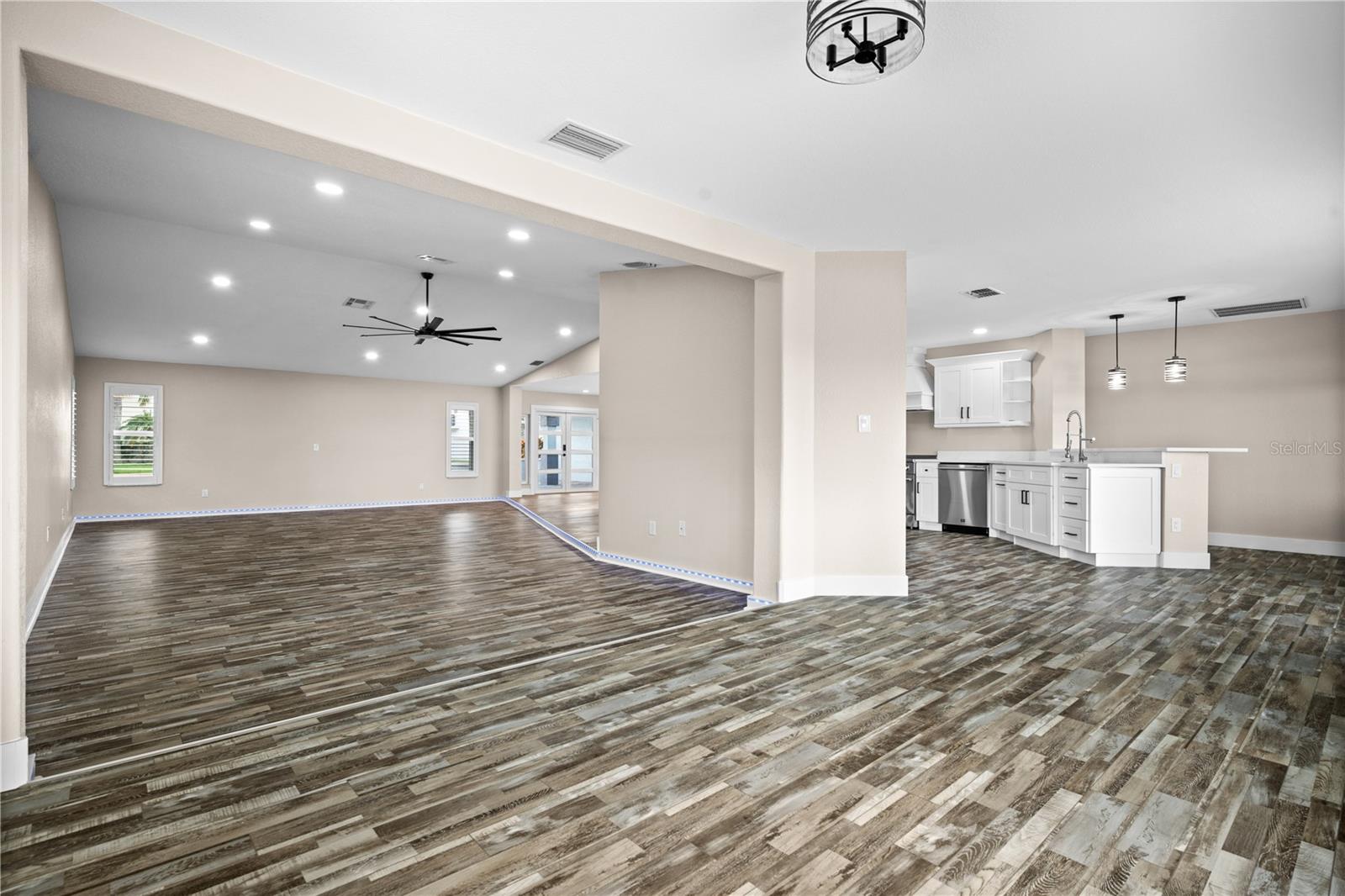 GULF HARBORS WOODLANDS - Residential