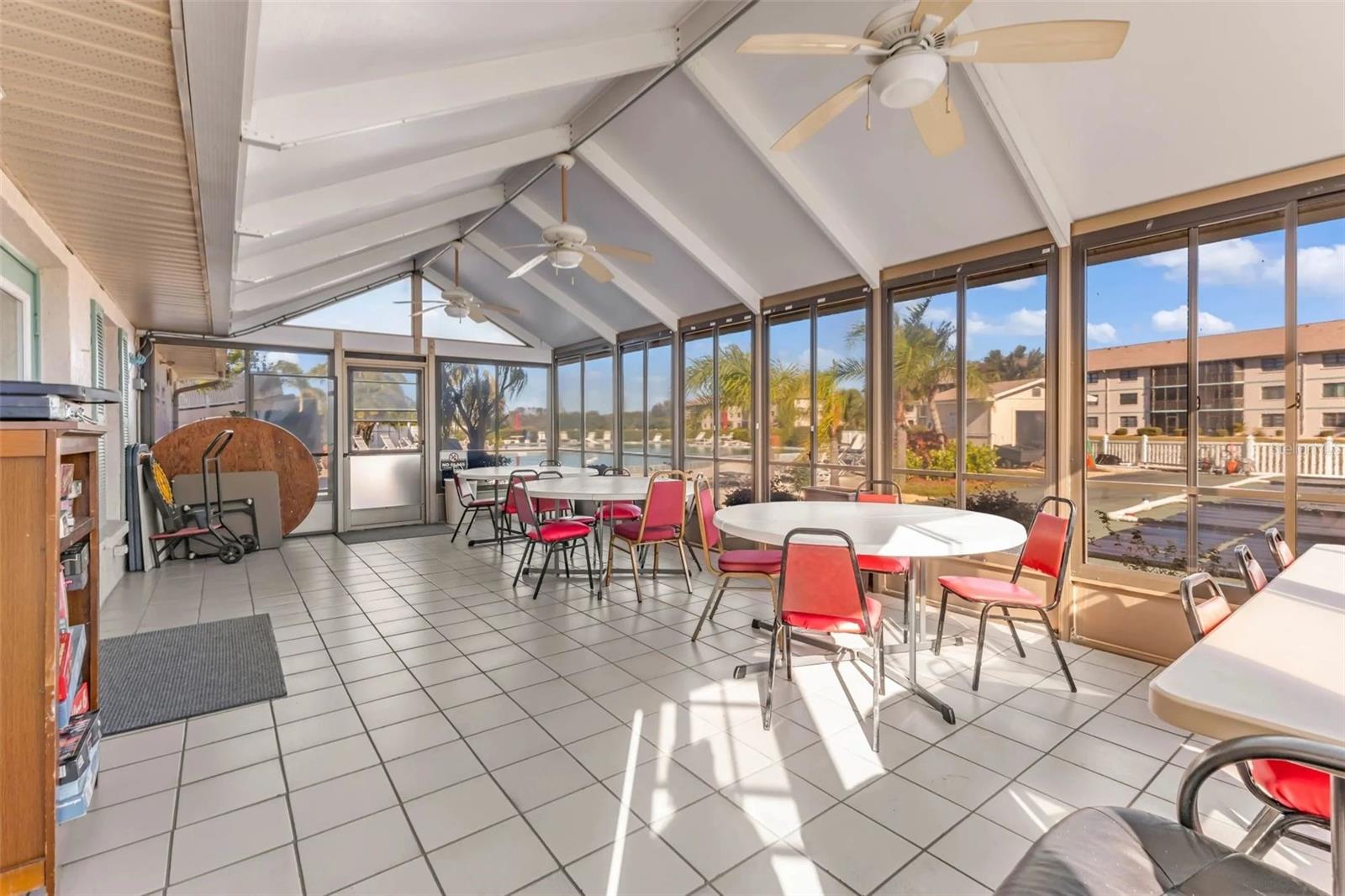 NEWPORT 02 PH 01 BLDG 10 - Residential