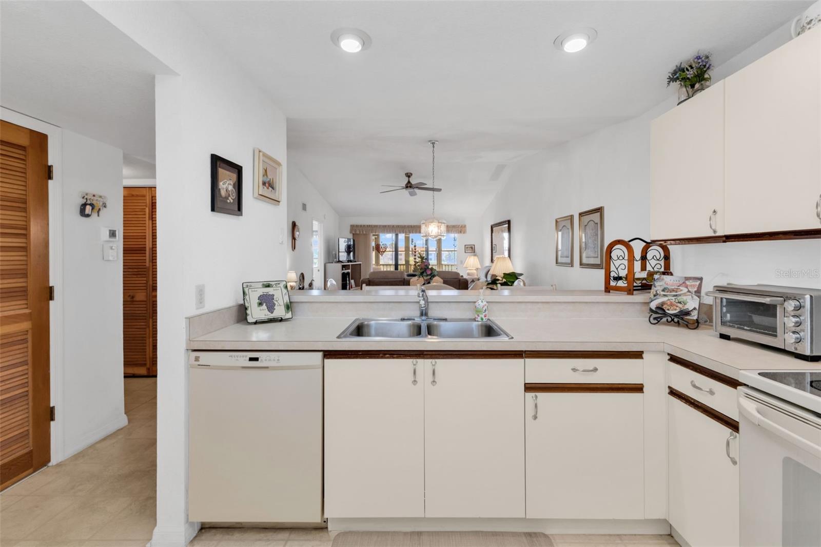 NEWPORT 02 PH 01 BLDG 10 - Residential