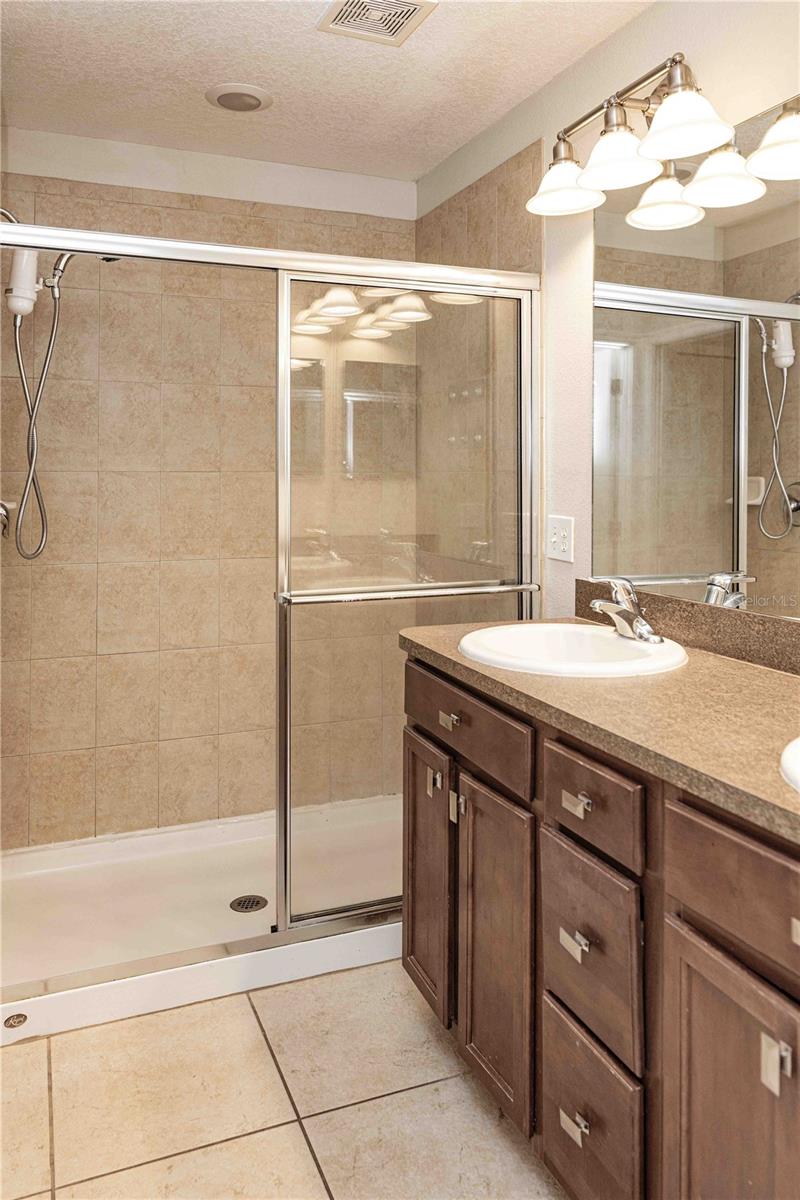 WYNDHAM LAKES ESTATES UNIT 4 - Residential