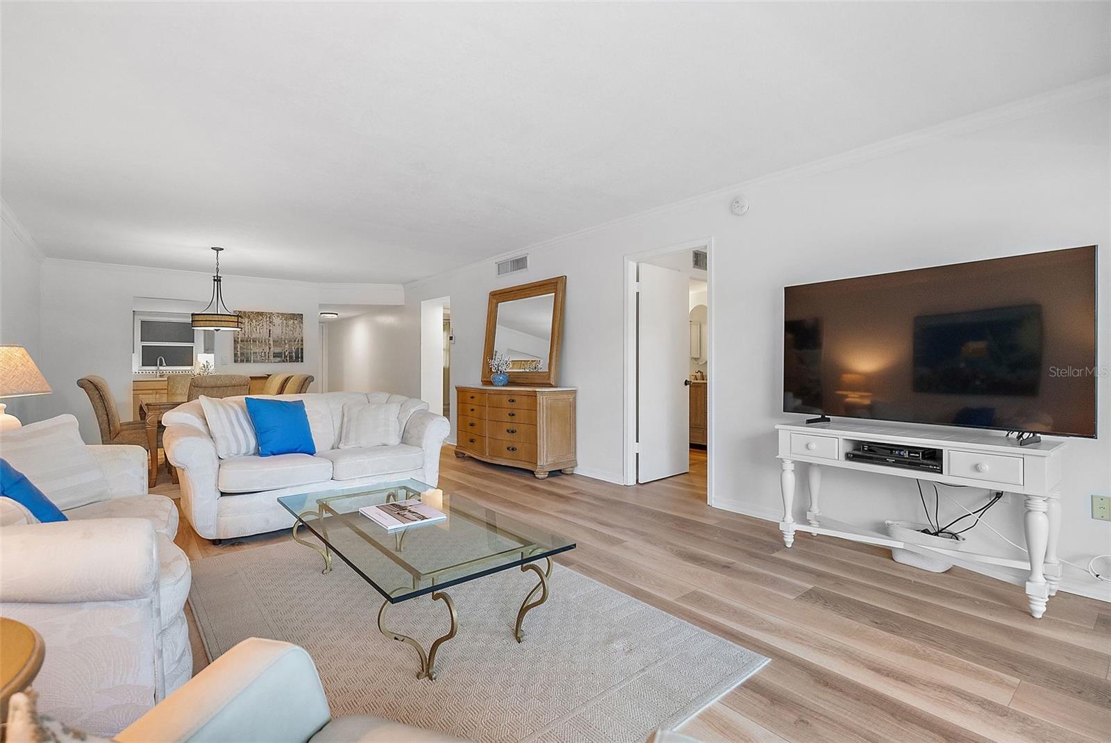 700 BEACH DRIVE NE 102