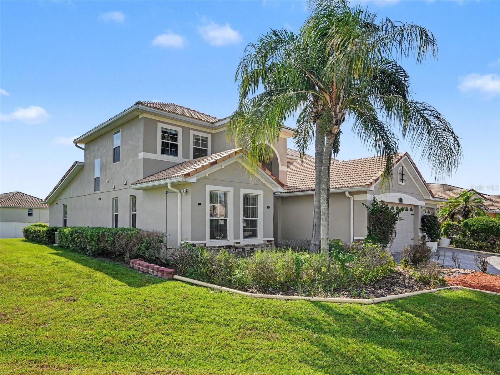 1711 WINDWARD OAKS COURT