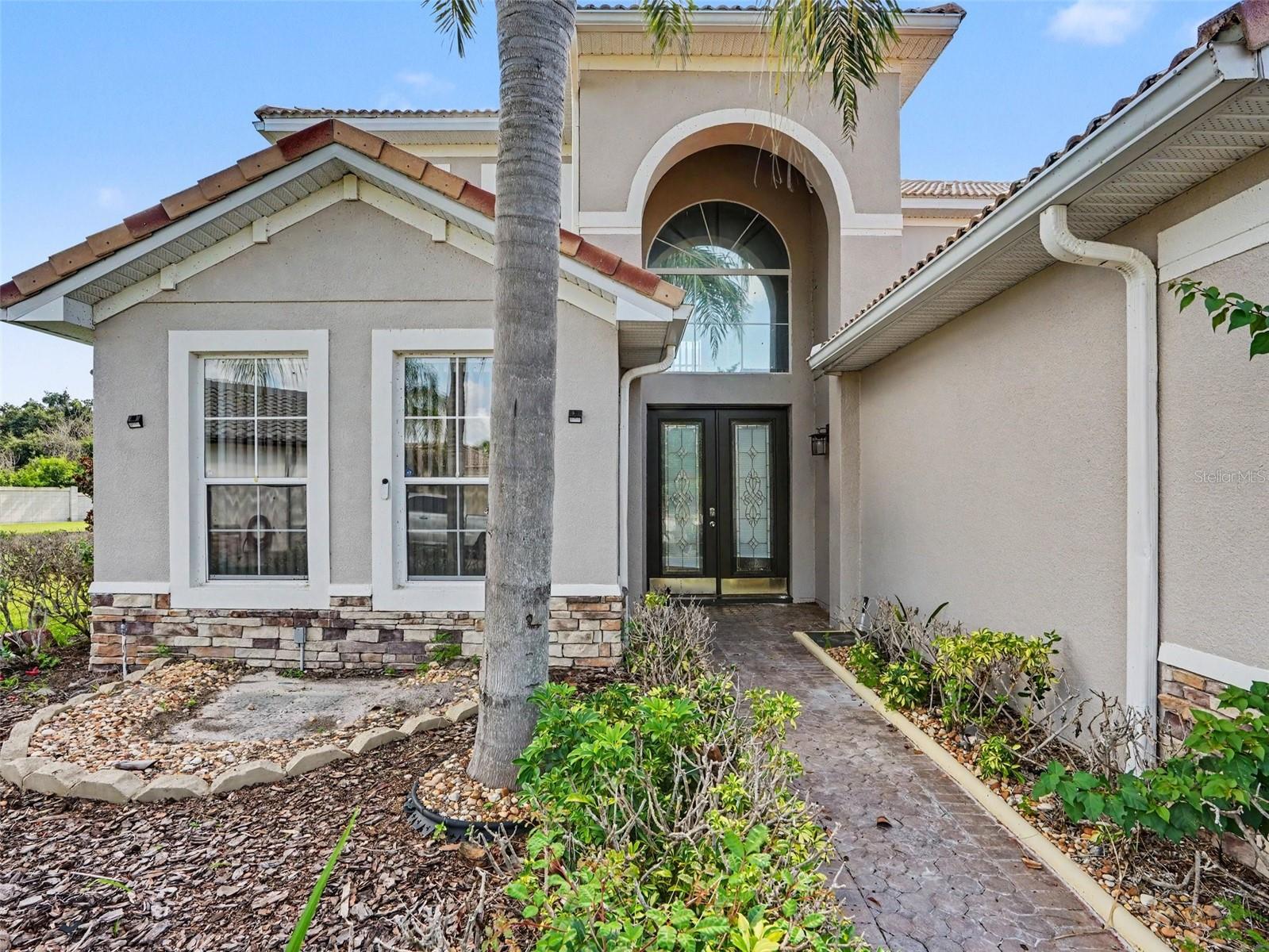 1711 WINDWARD OAKS COURT
