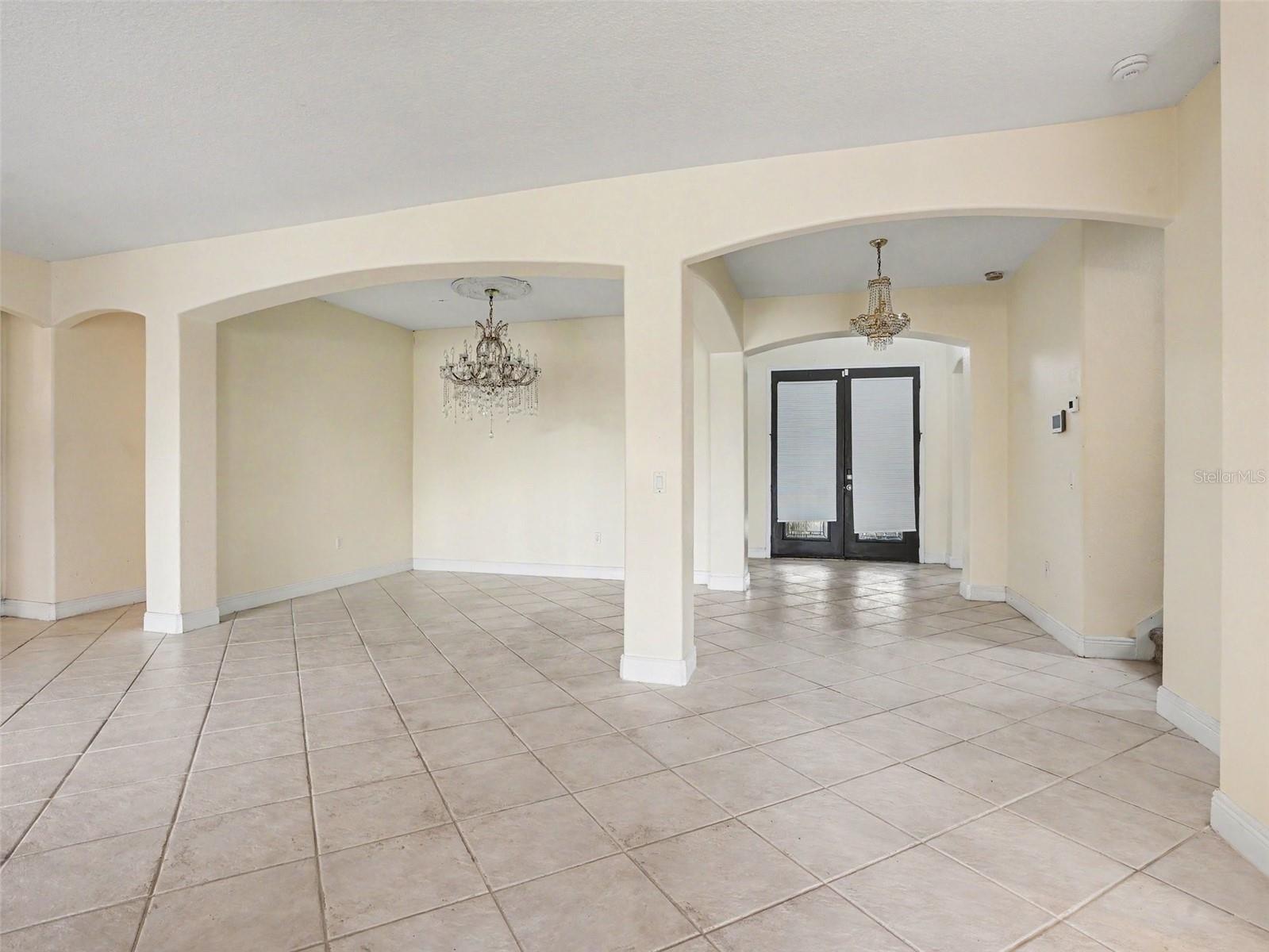 1711 WINDWARD OAKS COURT