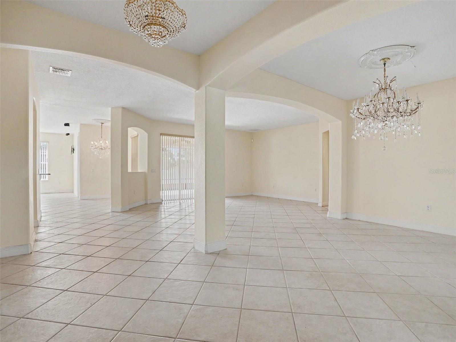 1711 WINDWARD OAKS COURT