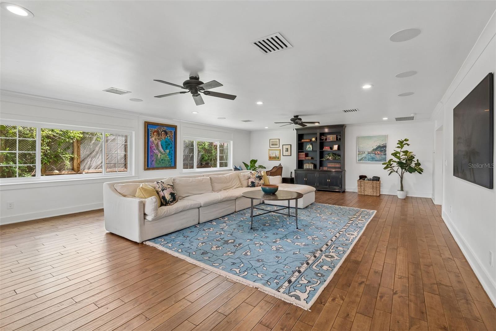 2807 W FOUNTAIN BOULEVARD