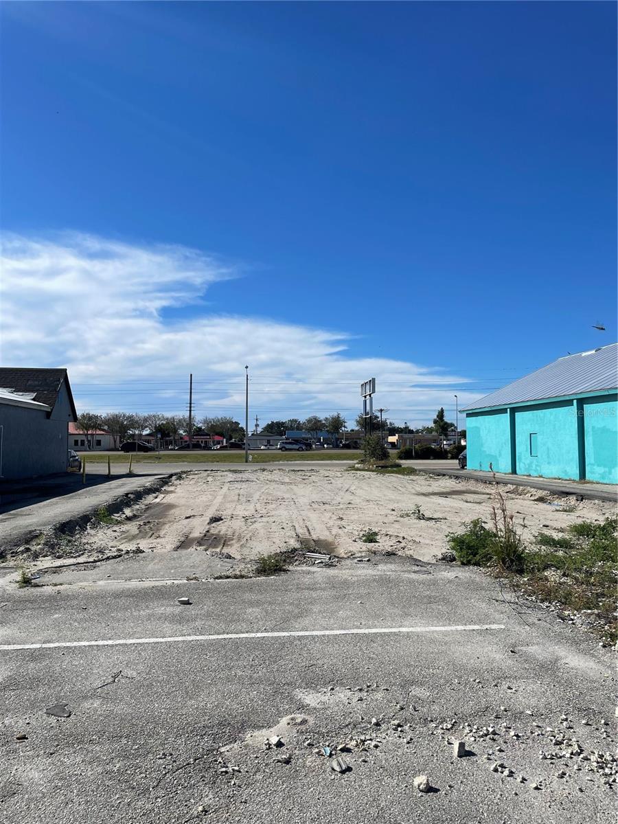 3782 TAMIAMI TRAIL B