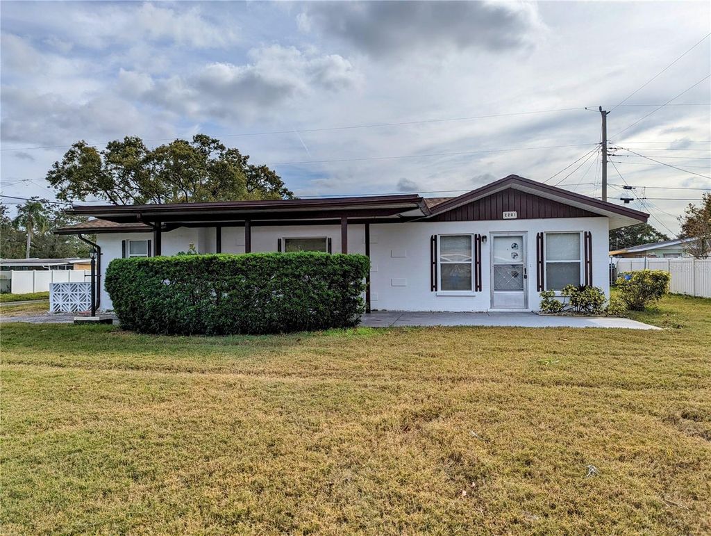 Photo of 2201 24th Avenue W, Bradenton, FL 34205 (MLS # TB8492060)