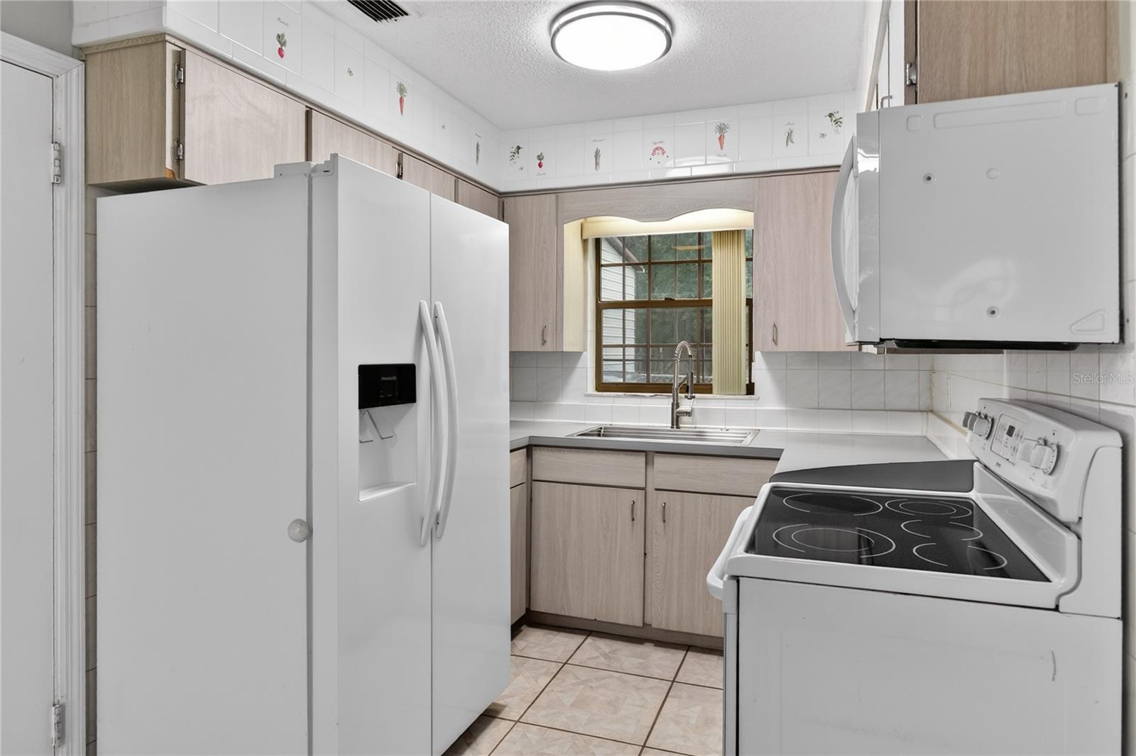 DOMINGO REYES ESTATES - Residential