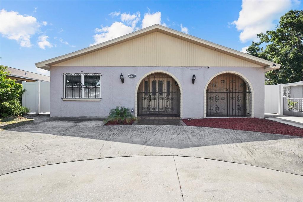 Photo of 6513 N Manhattan Avenue, Tampa, FL 33614 (MLS # TB8522118)
