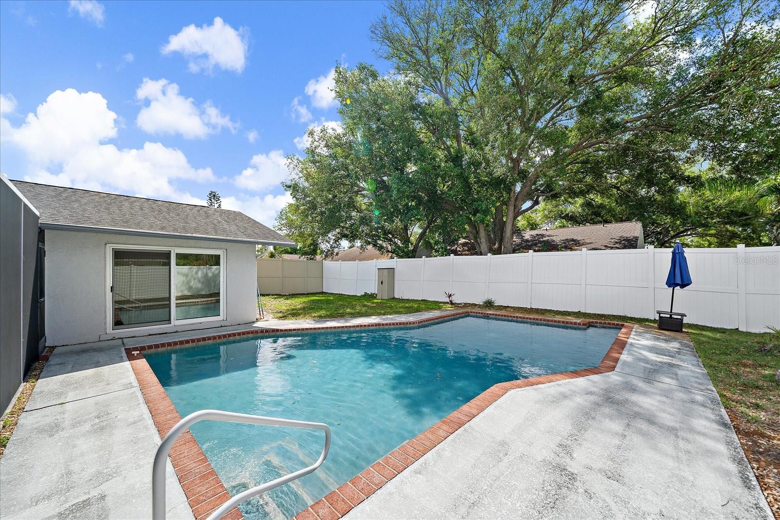 LAKE SARASOTA - Residential