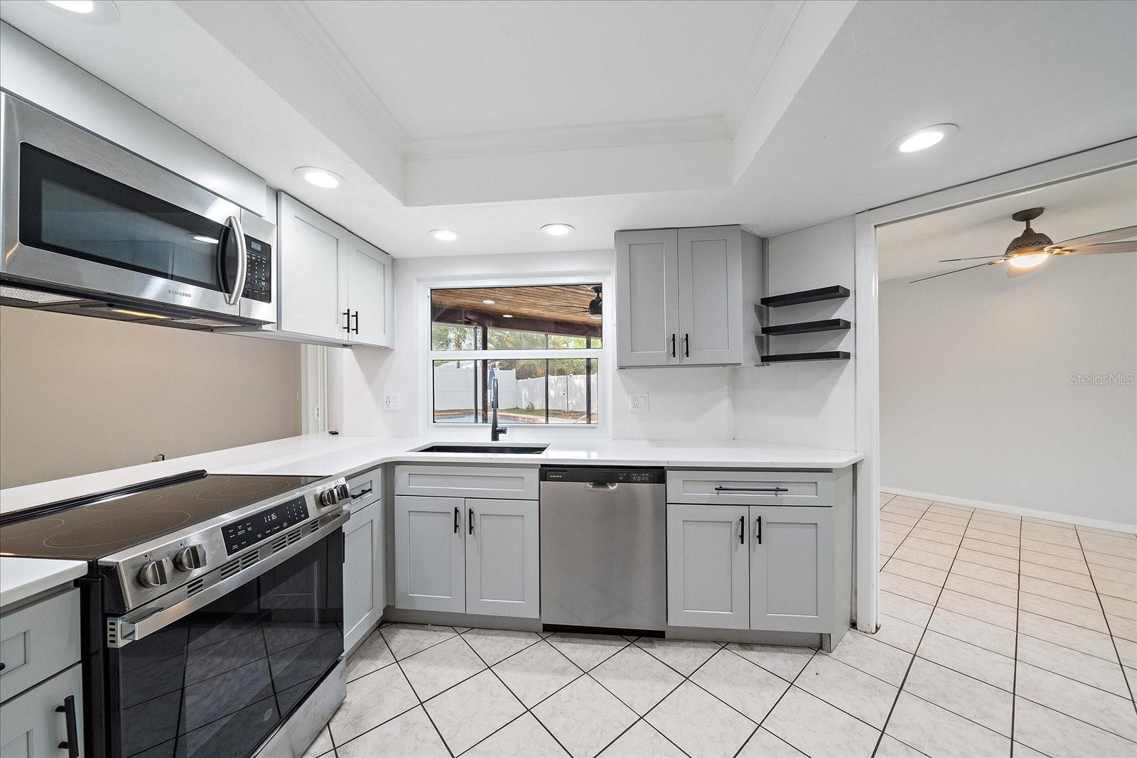 LAKE SARASOTA - Residential