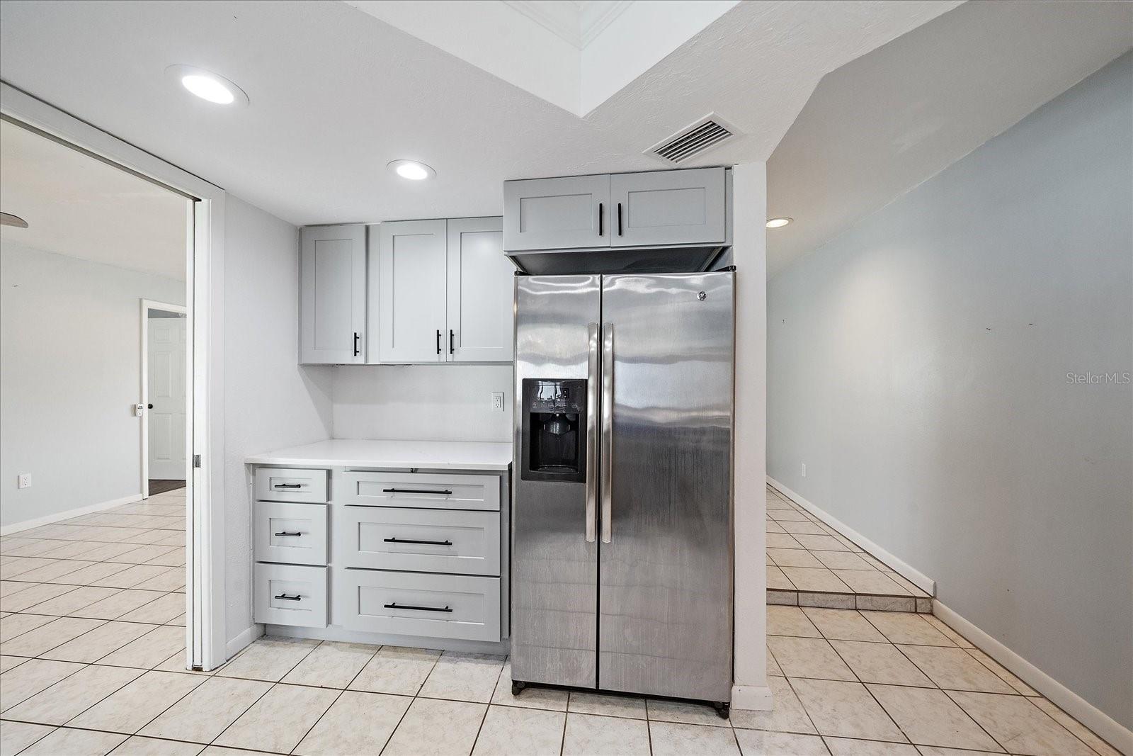 LAKE SARASOTA - Residential