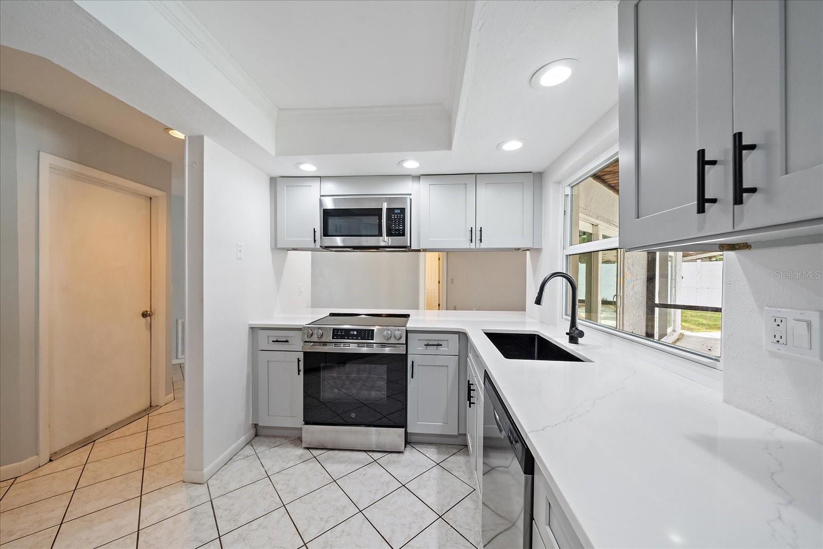 LAKE SARASOTA - Residential