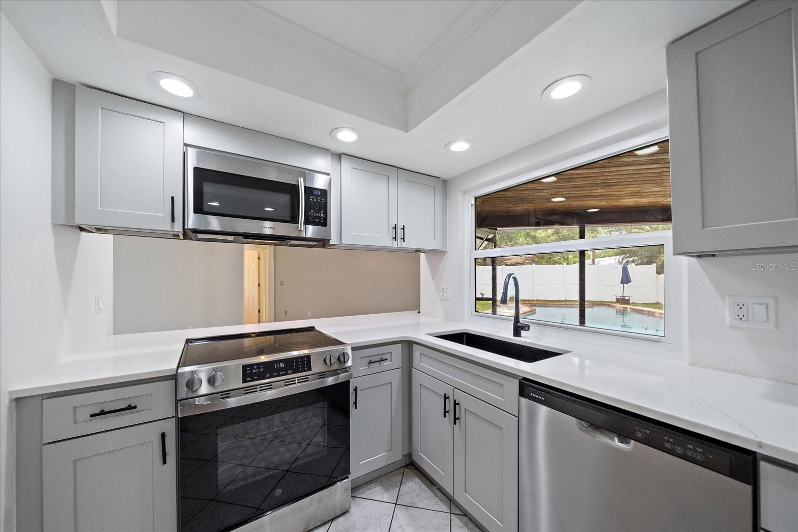 LAKE SARASOTA - Residential