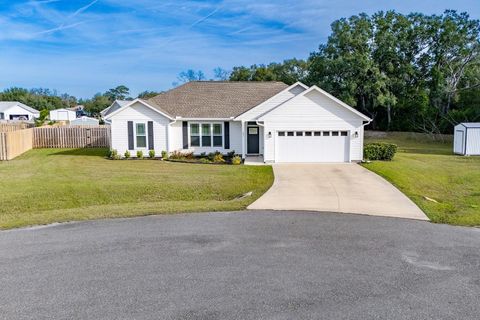 Photo of 181 SW 24th Avenue, Trenton, FL 32693 (MLS # GC536755)