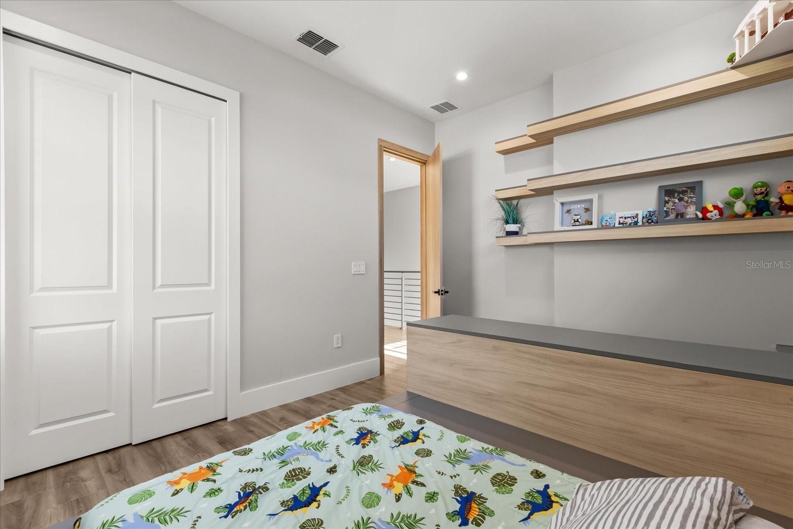 LAKE KNOWLES TERRACE - Residential