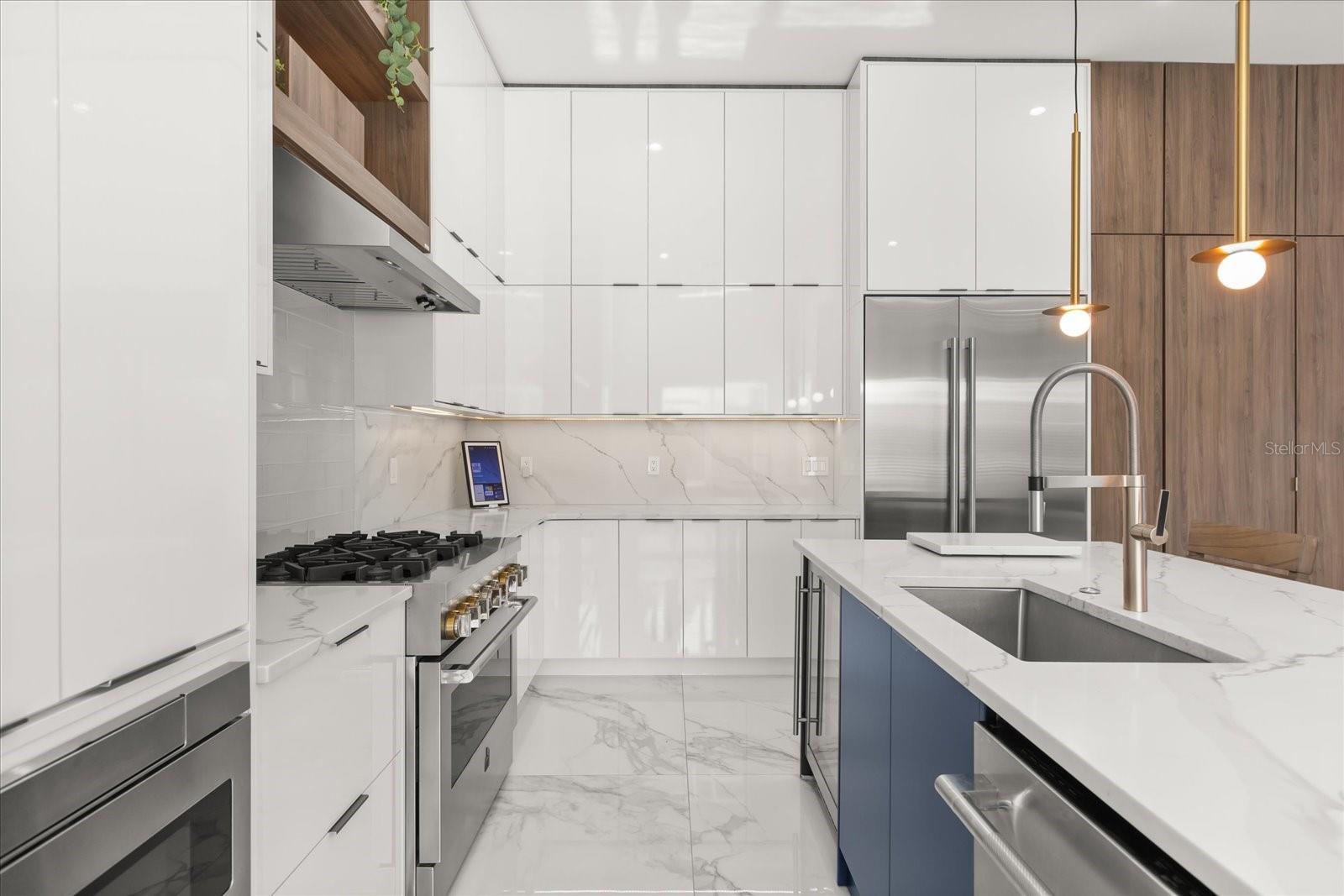 LAKE KNOWLES TERRACE - Residential