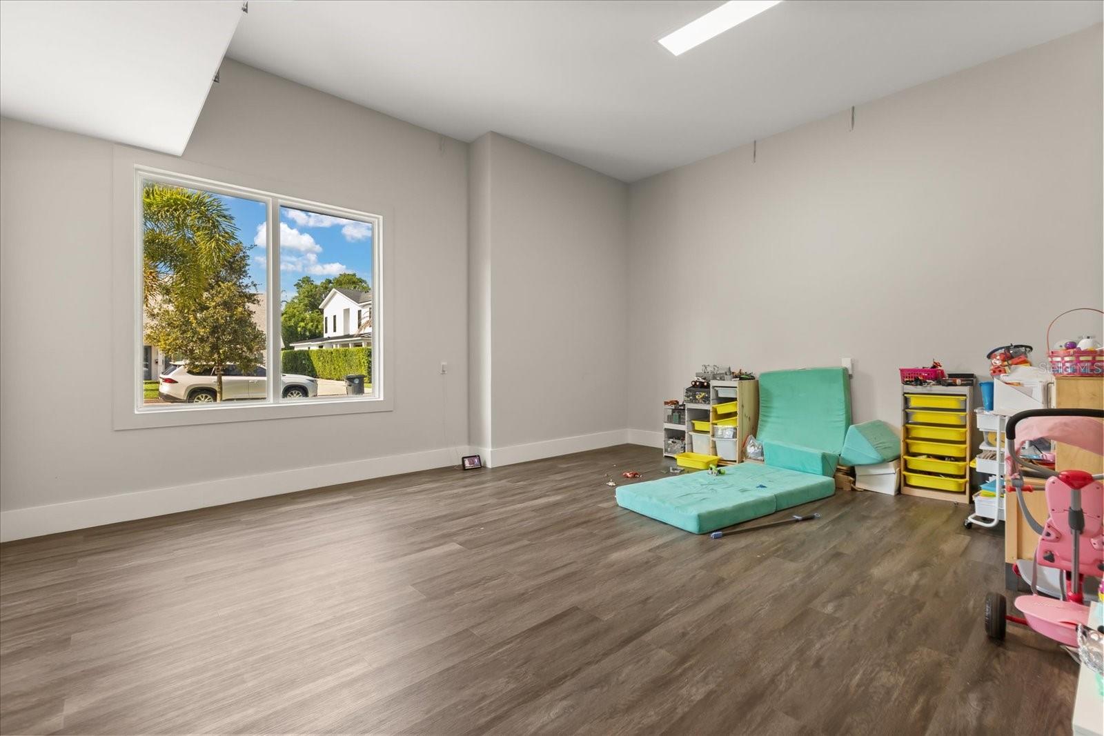 LAKE KNOWLES TERRACE - Residential