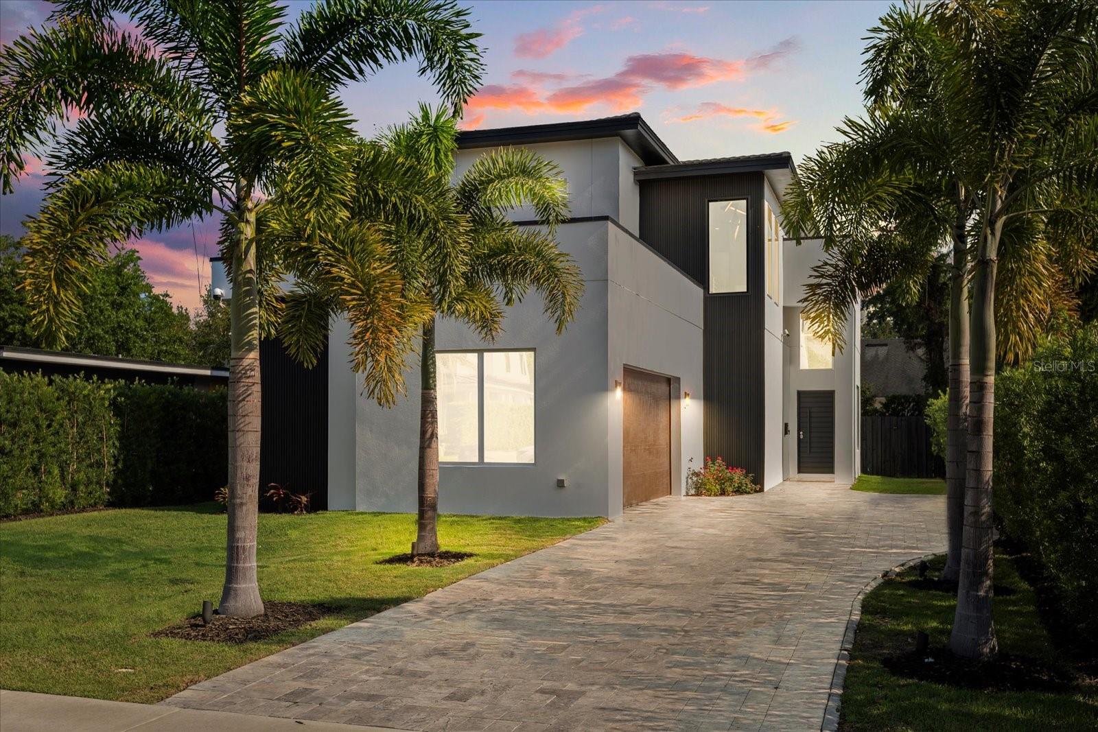 1521 CHESTNUT AVENUE