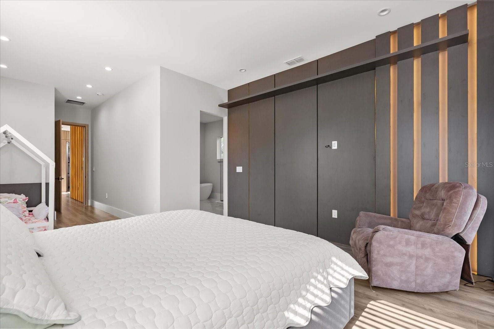 LAKE KNOWLES TERRACE - Residential