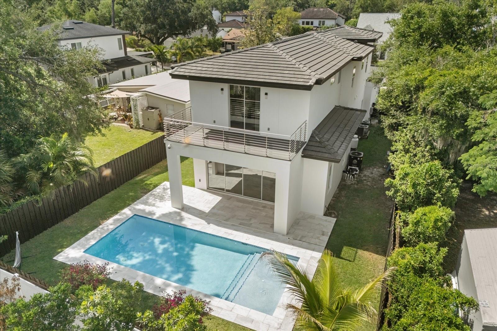 LAKE KNOWLES TERRACE - Residential