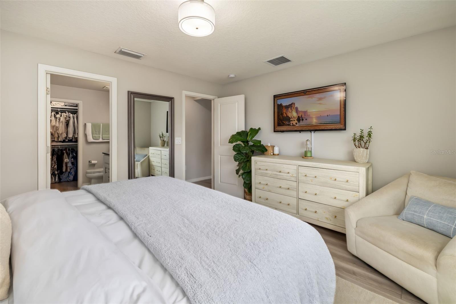 GRADY POINTE - Residential