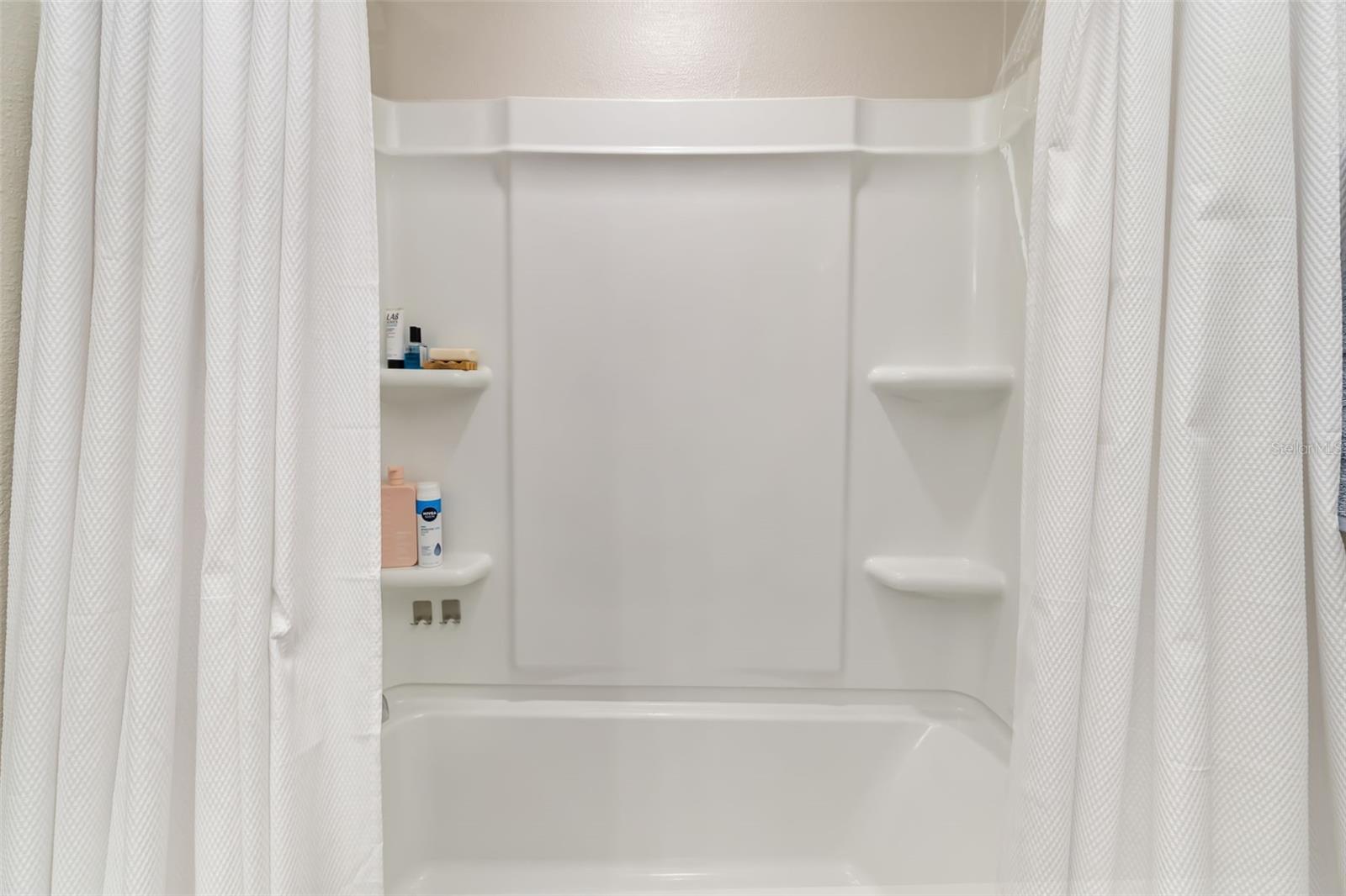 GRADY POINTE - Residential