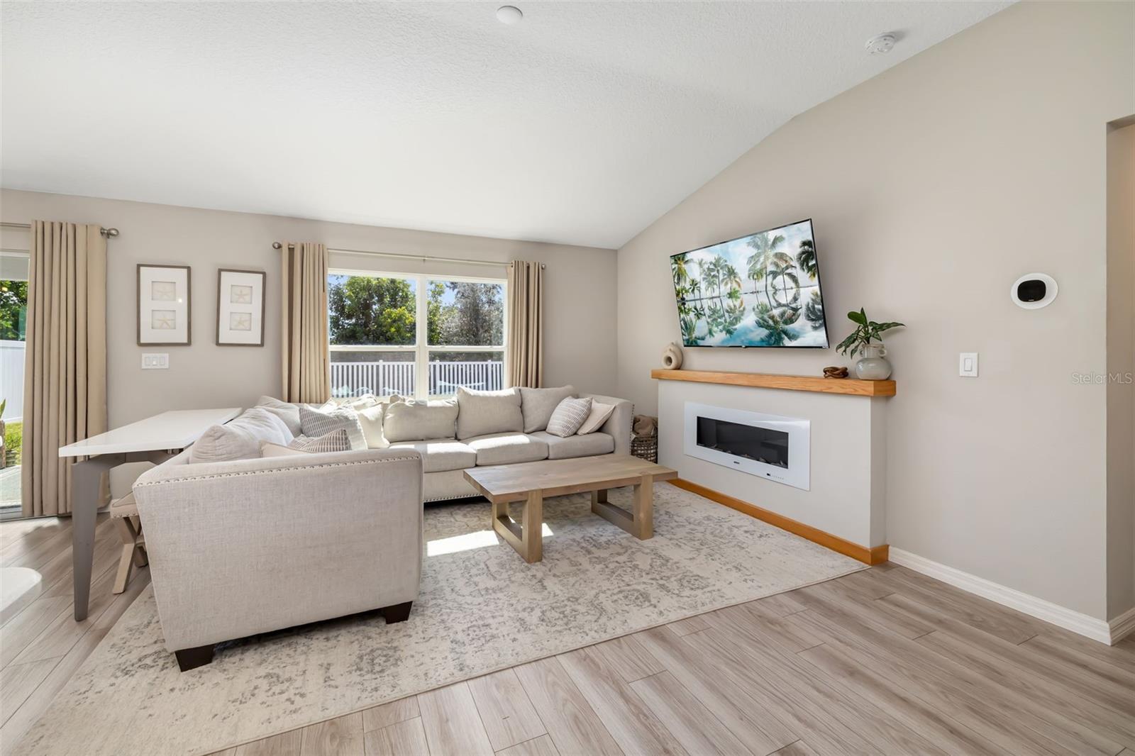 GRADY POINTE - Residential