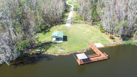 A home in LAKELAND