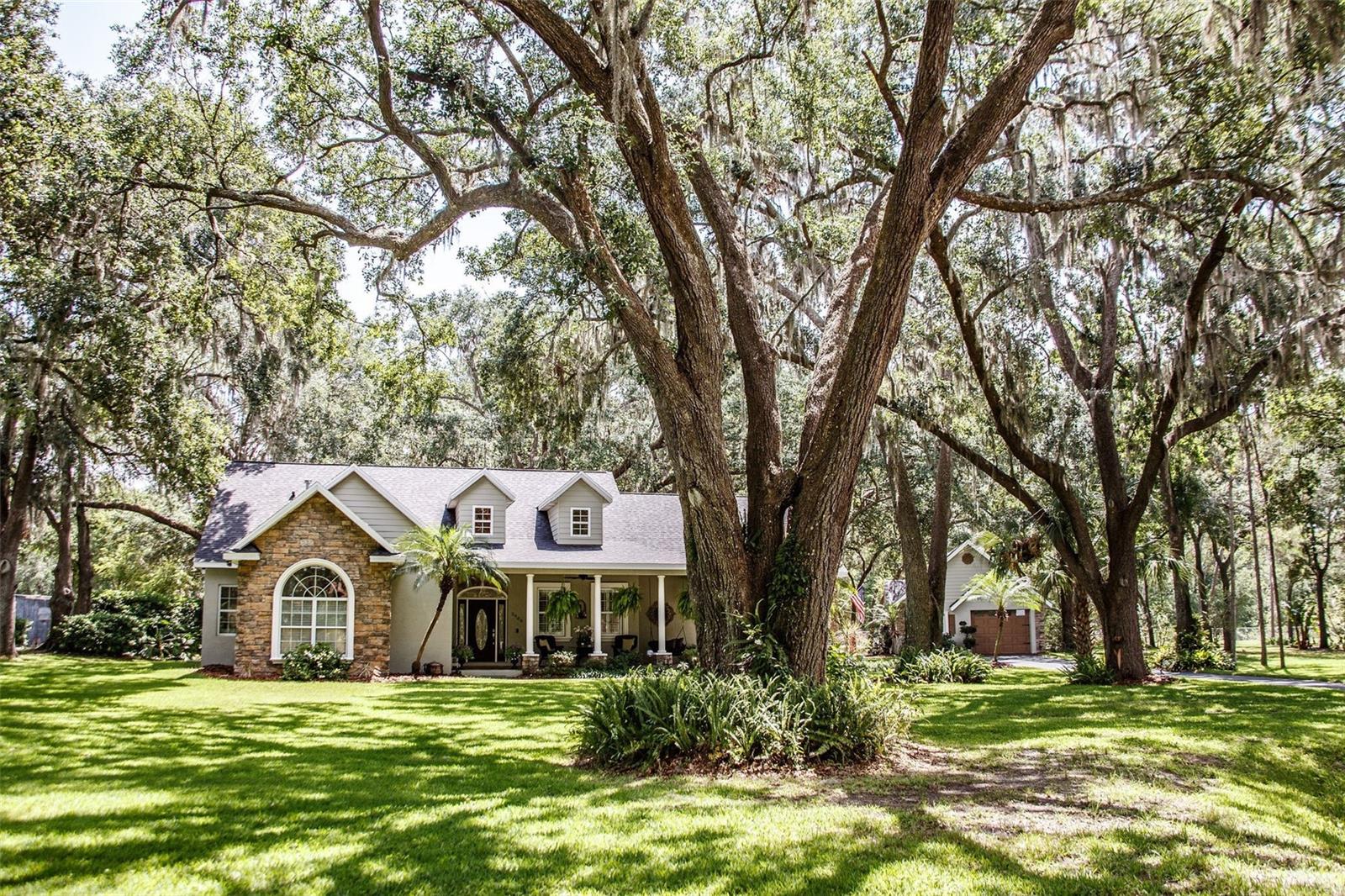 2906 COUNTRY BREEZE DRIVE