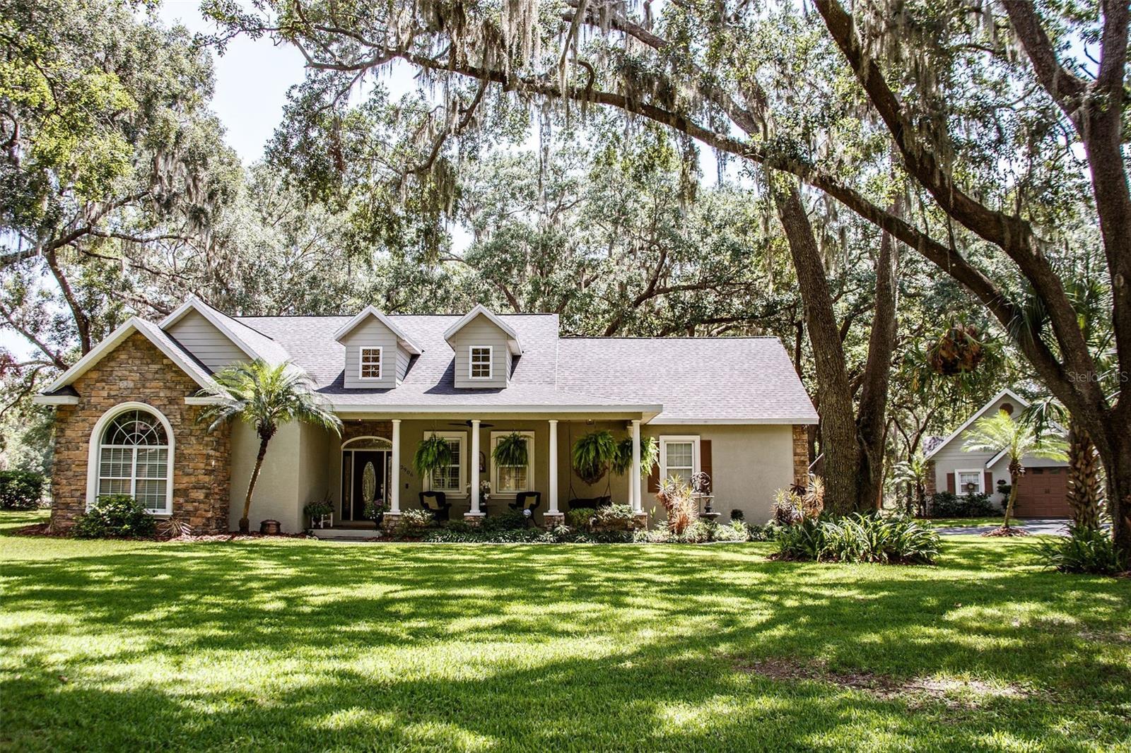 2906 COUNTRY BREEZE DRIVE