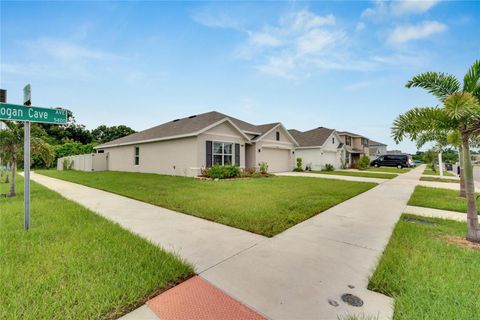 A home in WIMAUMA