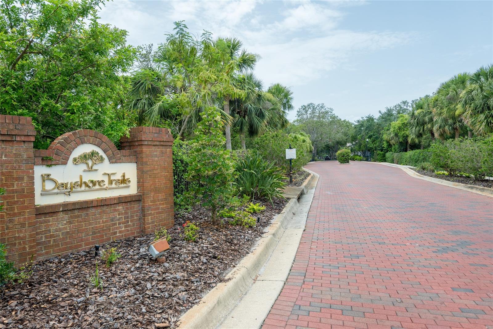2876 BAYSHORE TRAILS DRIVE