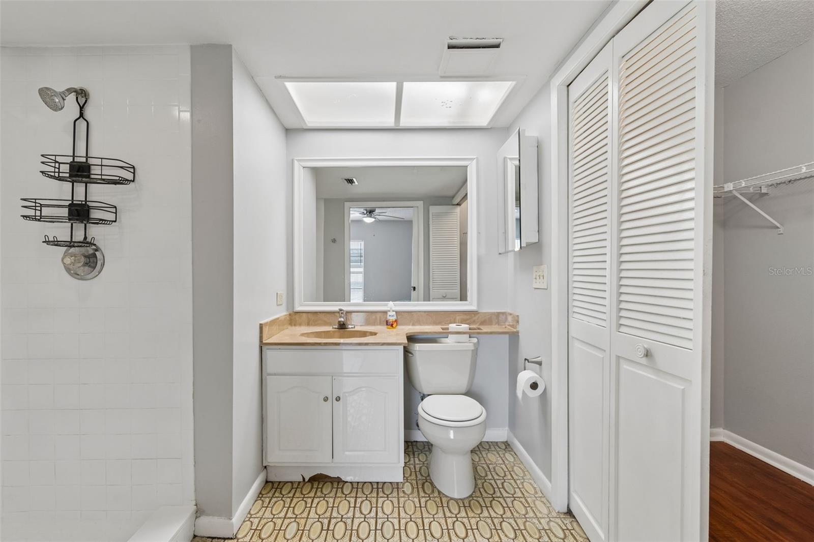 RIVER OAKS - Residential