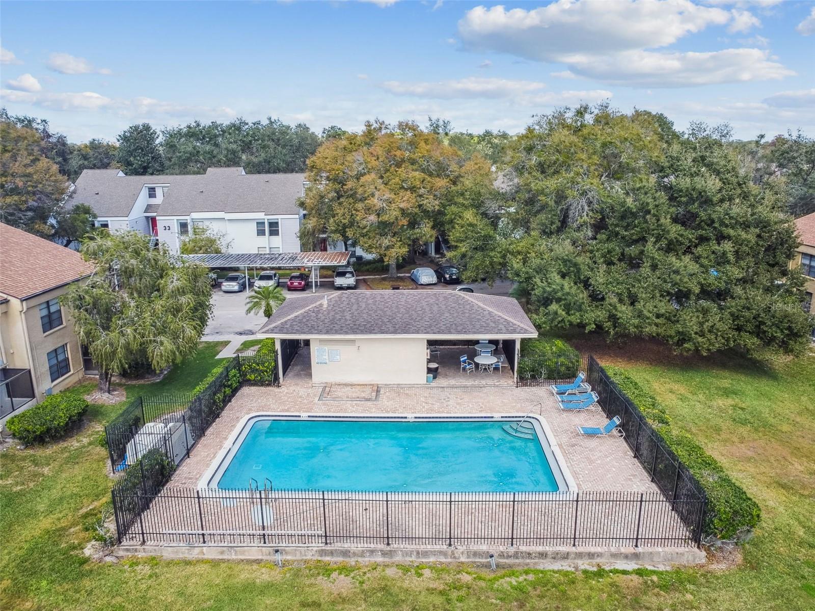 RIVER OAKS - Residential