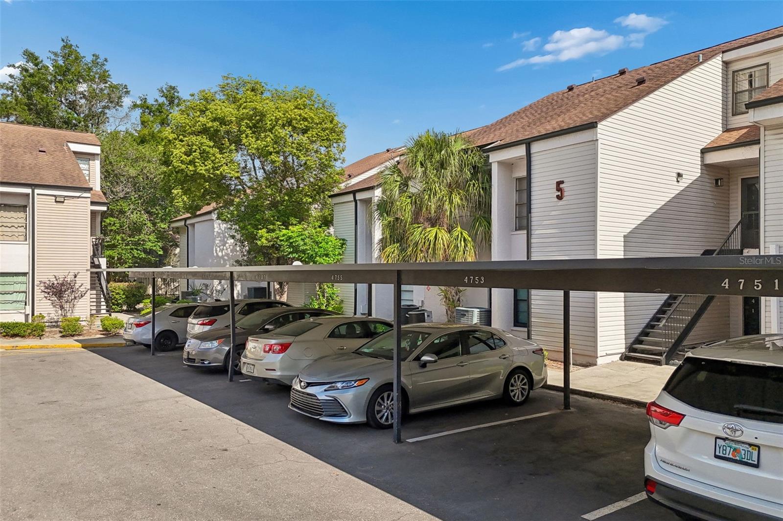 RIVER OAKS - Residential